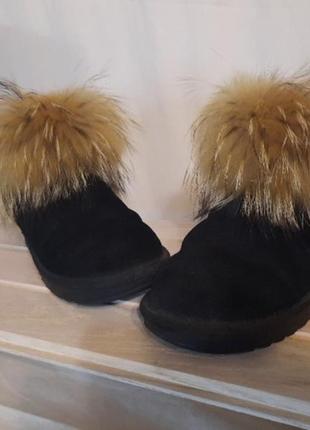 Уггі з хутром лисиці.