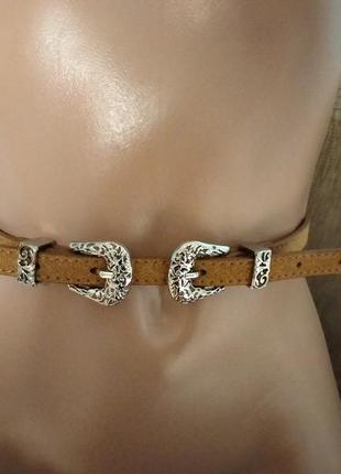 Красивий тоненький ремінчик із двома пряжками