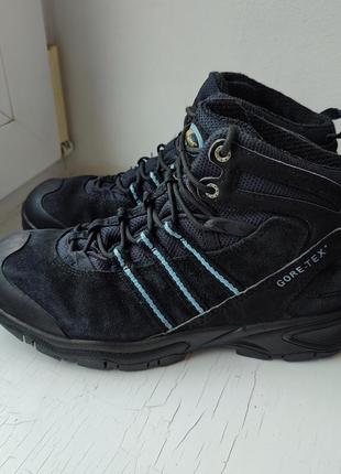 Демисезонные ботинки adidas gore-tex 37р. 24 см.