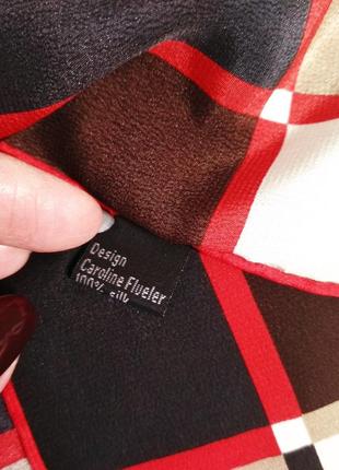 Красивый шелковый небольшой платок в клетку от caroline flueler, швейцария