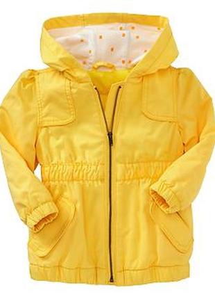 Яркий плащик на девочку