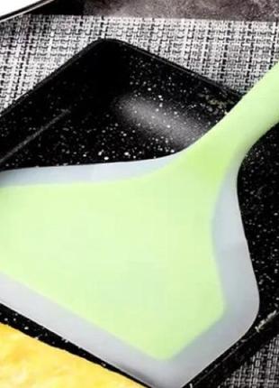 Лопатка мягкая силиконовая зелёная