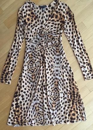 Трендовое леопардовое платье