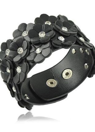 Женский кожаный браслет с цветами черный