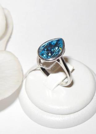 Серебряное кольцо с камнем сваровски