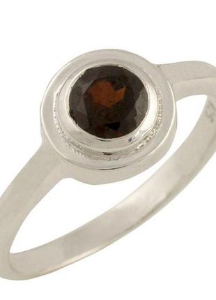 Серебряное кольцо komilfo с натуральным гранатом 0.625ct, вес изделия 2,59 гр (1455005) 18 размер