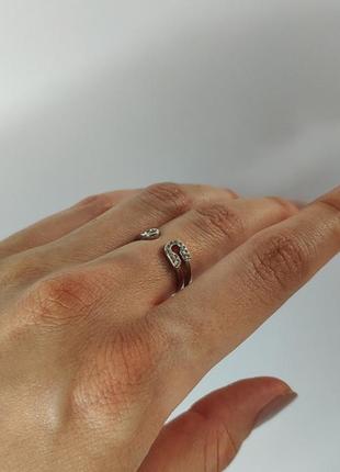 Серебряное кольцо с фианитами