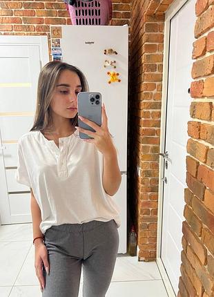 Футболка жіноча