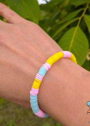 Браслет з каучукових намистин фантастична жінка ручна робота. авторський дизайн