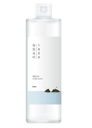 Увлажняющий тонер с эффектом пилинга round lab 1025 dokdo toner 500 ml