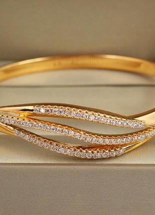 Браслет бэнгл xuping jewelry потрійна хвиля з фіанітів 60 мм 4 мм на руку від 17 см до 19 см золотистий