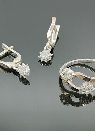 Серебряное кольцо и серьги с золотыми вставками тандем