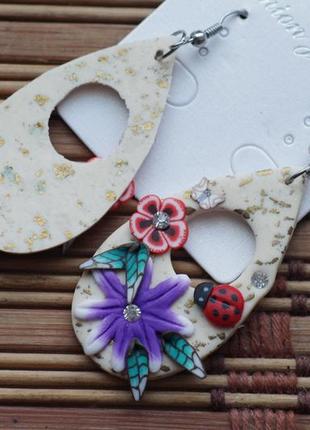 Серьги пластик - резина . цветы. индия