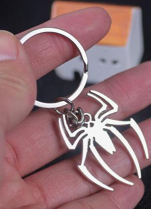 Брелок металлический для ключей сумок рюкзаков женский мужской "spider" серебристый bb4s
