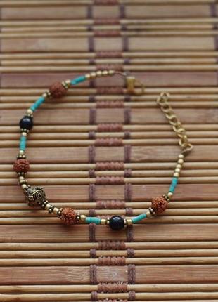 Браслет амулет із рудракшами та камінням. індія