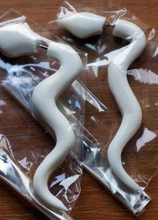 Сережки розтяжка — обманка тонеля. змія кобра. кістка. індія