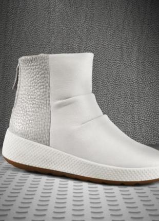 Сапоги ботинки женские ecco ukiuk белые молочные 221073