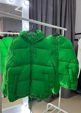 Яскраві куртки h&m  зима