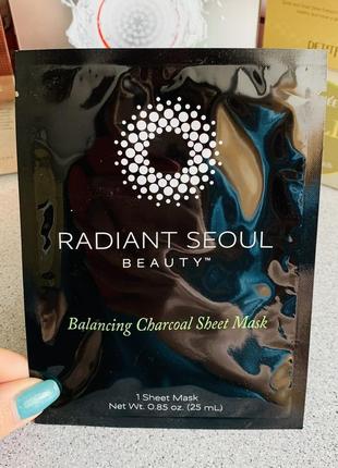 Radiant seoul, тканинна маска з деревним вугіллям для відновлення балансу