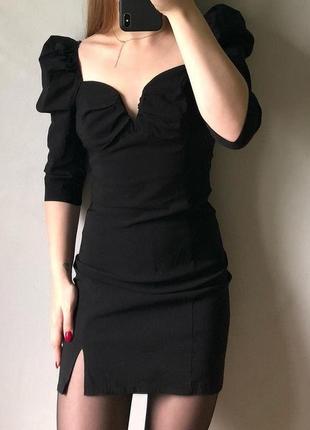 Чорна сукня