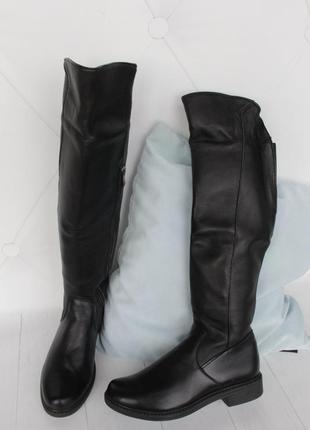 Зимние кожаные сапоги, сапожки, ботфорты 39 размера на низком ходу