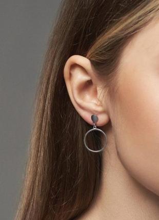 Серебряные сережки, безкамянки, тренд, асимметрия