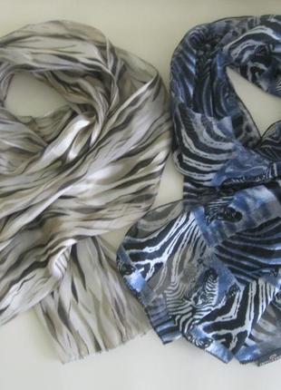 Шарфики тоненькі 2 штуки.