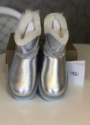 Эксклюзивные угги серебро женские камни ugg australia classic silver2 фото