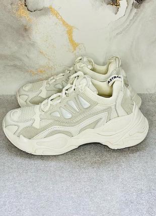 Люксовые кожаные кроссовки 36,37,40р. sandro paris. оригинал