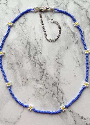 Блакитний чокер на шию ромашки