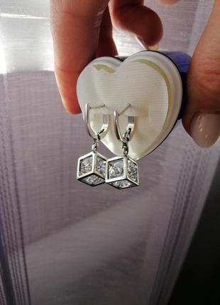 Срібні сережки з кубами і фіанітами
