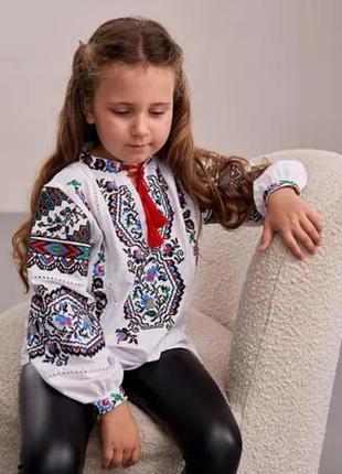 Ексклюзивна вишиванка для дівчинки