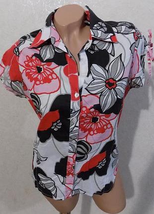 Блузка сорочка на гудзиках з квітами фірмова розмір 44-46