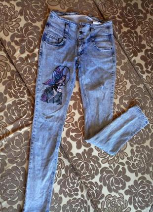 Шикарні стильні джинси з малюнком на розмір 27-29