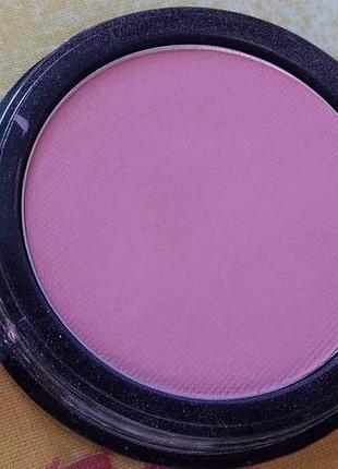 Фирменная розовая без шимера красивая румяна marks spencer