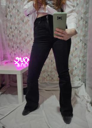 Джинси кльош bershka