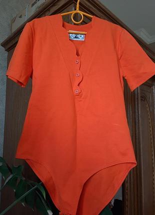 Класний яскравий боді, італія