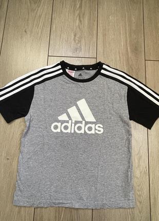 Футболка adidas