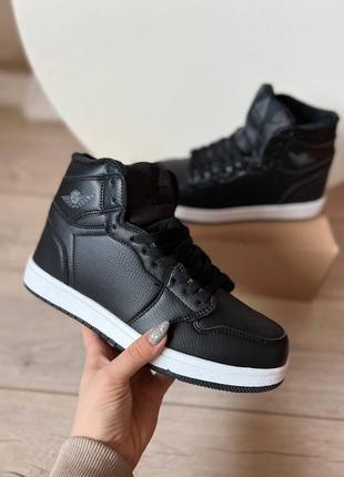 Зимние ботинки