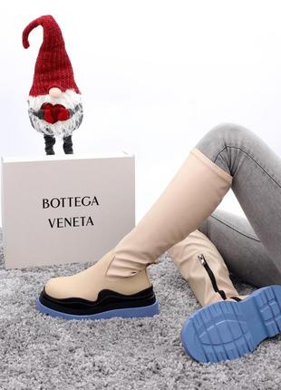 Женские ботфорты bottega veneta beige с мехом4 фото