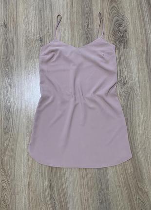 Трендова сукня в білизняному стилі