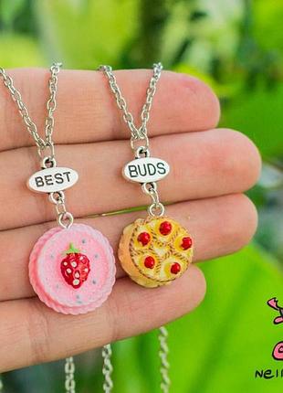 Кулон для двоих друзей "best buds .тортики с клубникой"