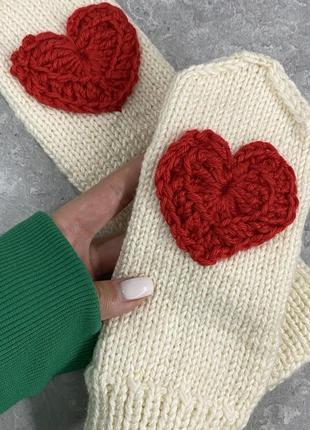 В’язані рукавиці сердечко білі рукавички мітенки серце молочні білі пудрові рукавички вязанные рукавицы варежки сердце1 фото