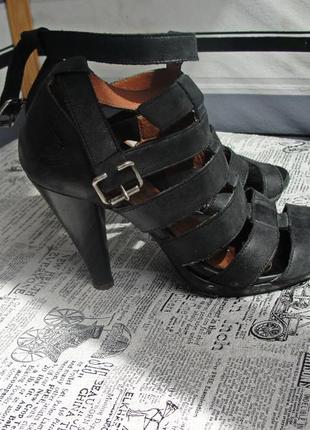 Круті босоніжки 35 розмір. шкіра