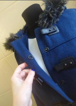 Стильное пальто с большими карманами и капюшоном f&f6 фото