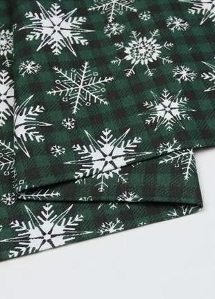 Новорічна тканина, бавовна з тефлоном, для штор, скатертин, серветок, туреччина, білі сніжинки на клітці зелений4 фото