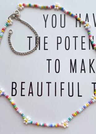 Разноцветный чокер на шею ромашки