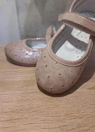 Туфлі на дівчинку