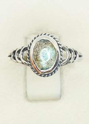 Кольцо серебряное с лабрадором 19 1,84 г