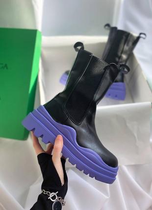 Утеплені жіночі шкіряні чорні з фіолетовим челсі bottega veneta🆕високі черевики4 фото